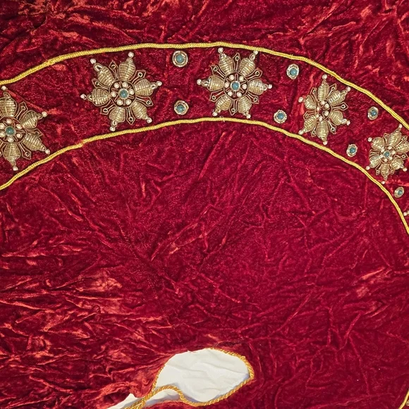 $930 Sudha Pennathur Red Beaded Velvet Tree Skirt, 40 Master EmbroideredFancy